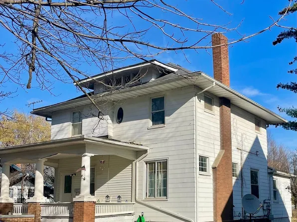 210 N Howard Ave, Croswell, MI 48422