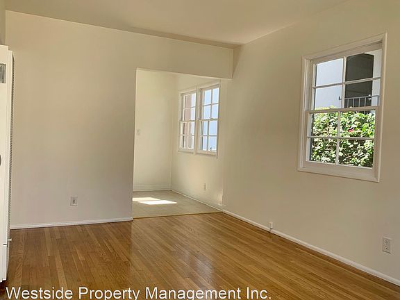 3rd image of 11742 Goshen Ave #8535879