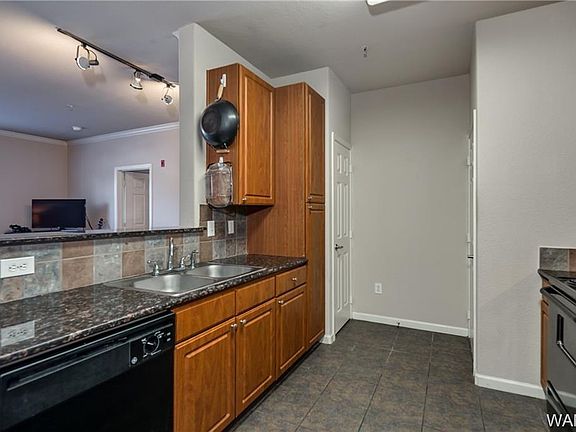 3rd image of 600 13th St #411