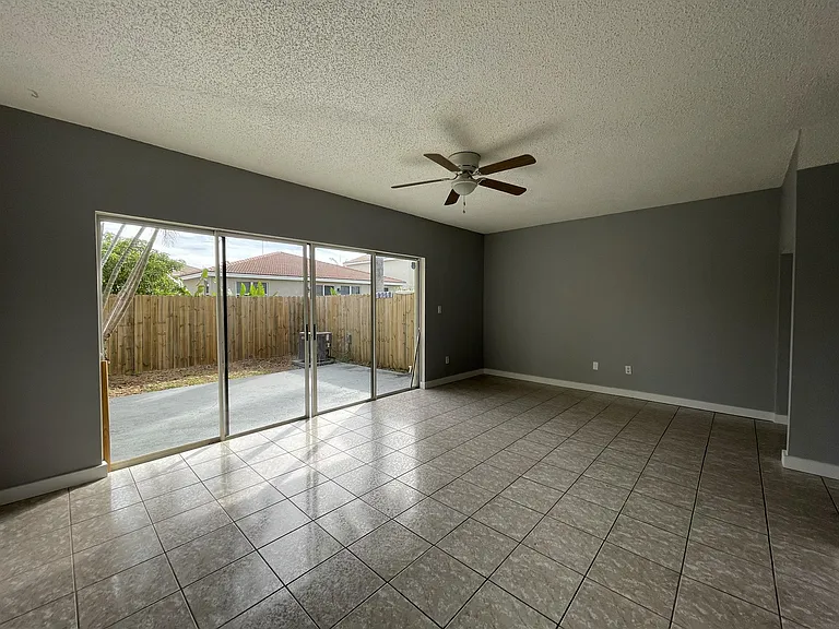 20511 NW 15th Ave #4 — Photo 3