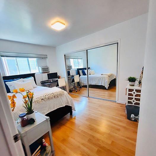 1st image of 3713 Kelton Ave #5