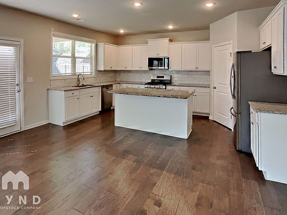 3rd image of 1030 Brading Pl