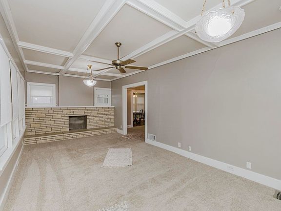 4th image of 301 S Rutan Ave