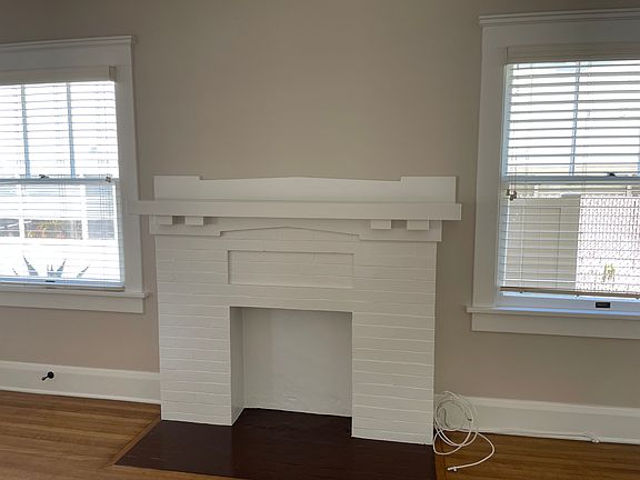 4th image of 1626 E 1st St #1626