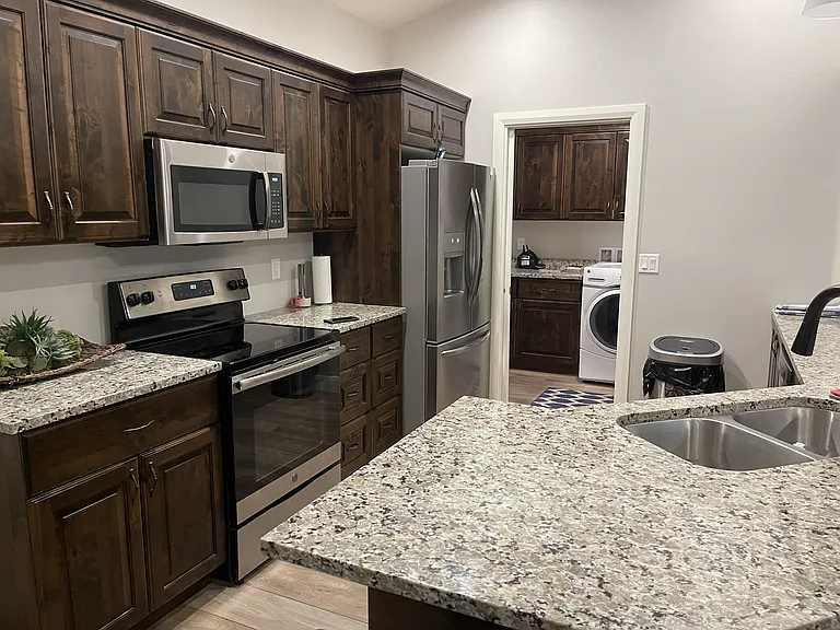 216 W 200 S — Photo 4