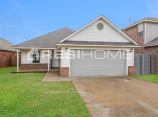 9204 NW 71st St, Yukon, OK 73099