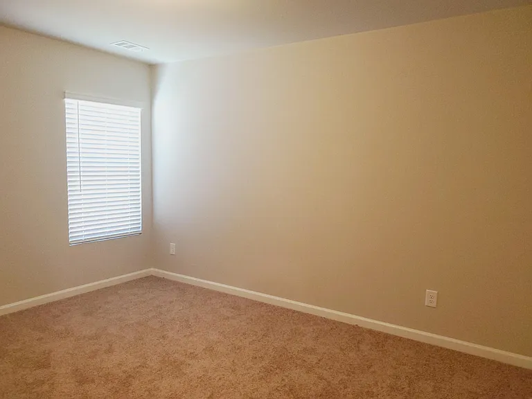 61 Pointe Pl — Photo 15