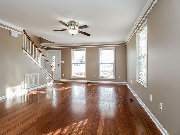 2nd image of 942 Cranford Hollow Rd