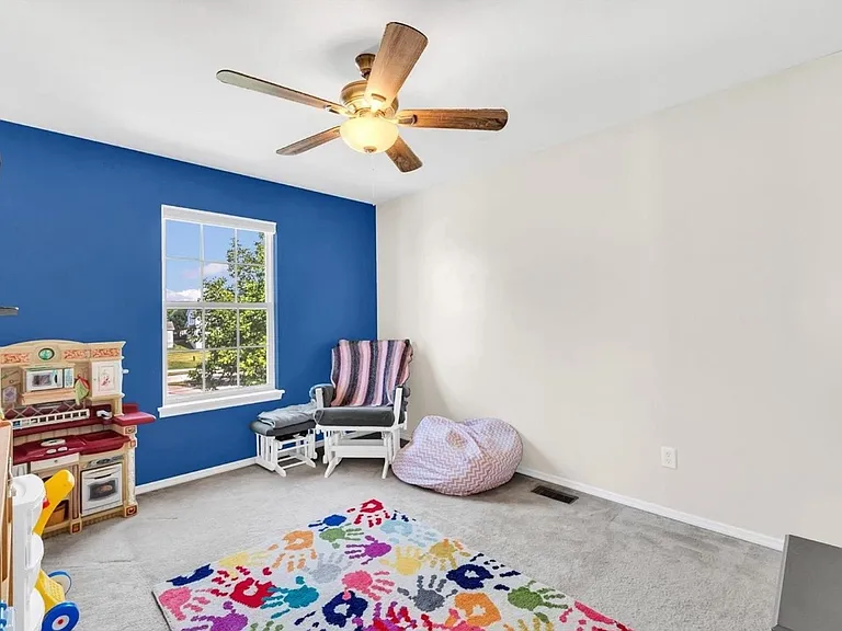836 Wayland Dr — Photo 16