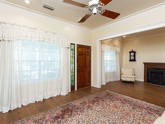 3rd image of 178 Avenue C