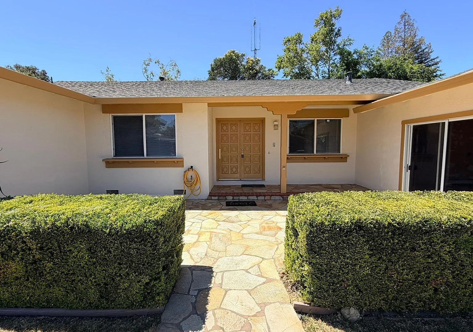 Concord Beautiful 4 bedroom 2.5 bath home 1928 sq ft walk to Clayton Valley High School! — Photo 2
