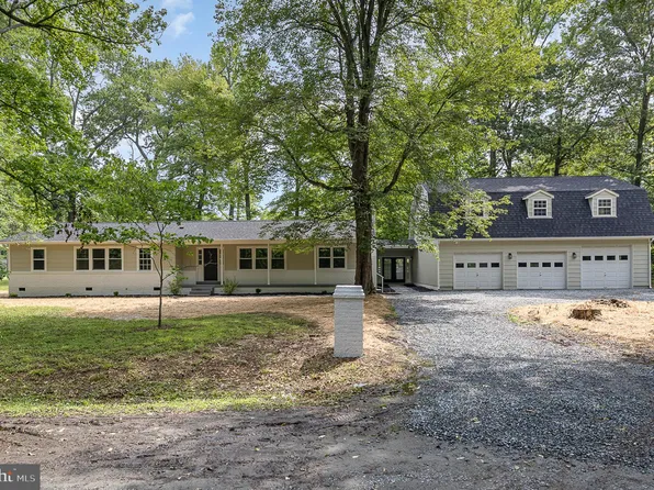 30 Lake Dr, Stafford, VA 22554