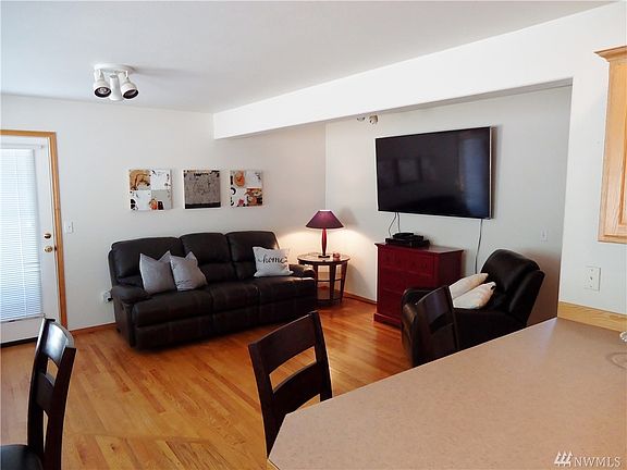 3rd image of 14524 58th Ave NW