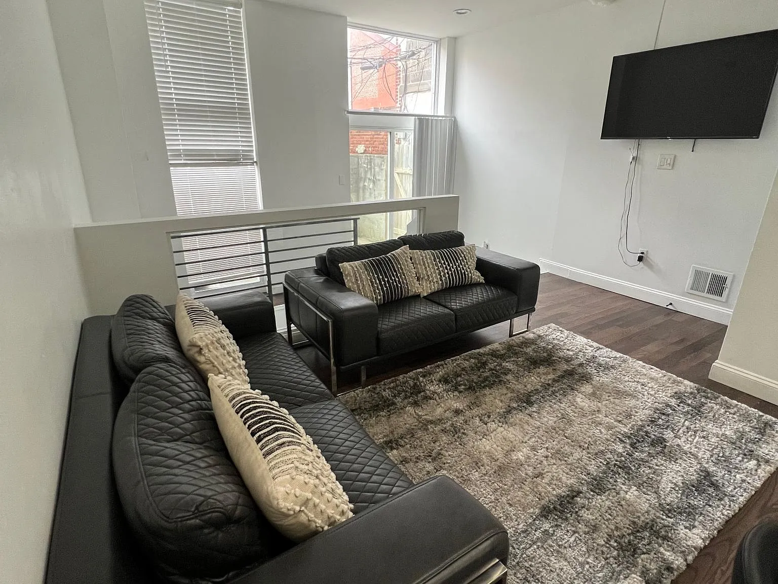 1 bed, 800 sqft, $1,550 — Photo 3