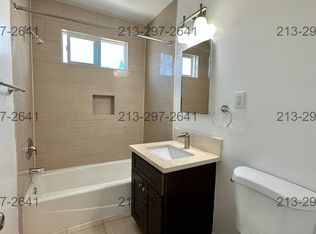 952 N Oxford Ave APT 1, Los Angeles, CA 90029