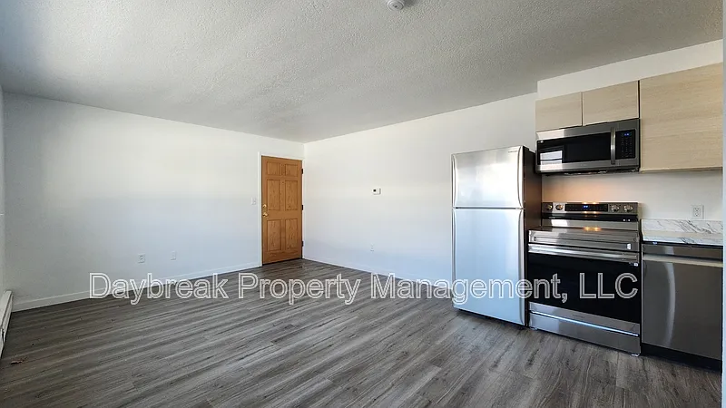 1 bed, 1.0 bath, $750 — Photo 3