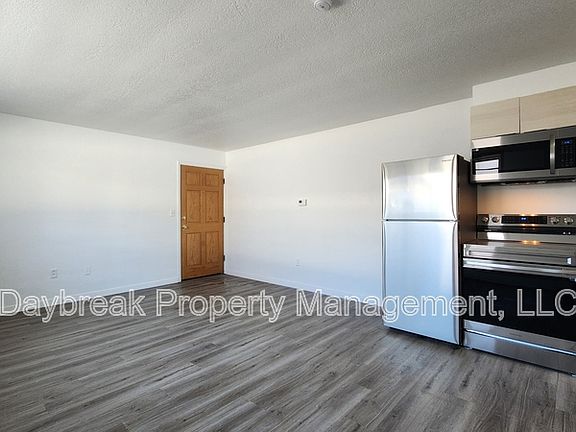 3rd image of 1211 11 1/2 St N APT 3