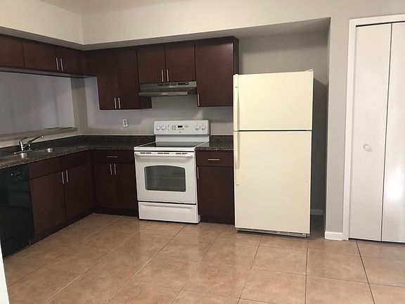 2nd image of 2305 N Johnson St APT A