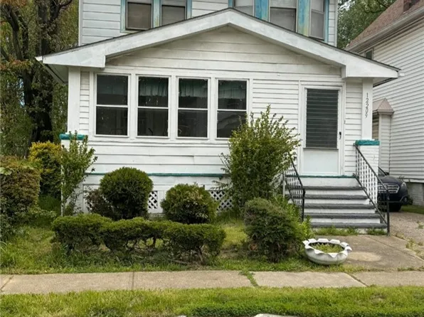12209 Iowa Ave, Cleveland, OH 44108