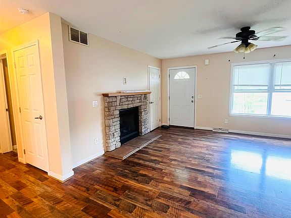 4th image of 476 Kimberly Ln