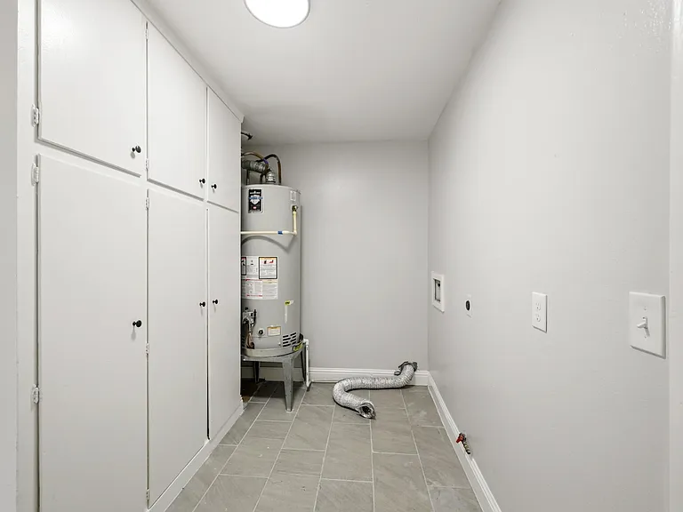 1310 Burning Tree Rd — Photo 14