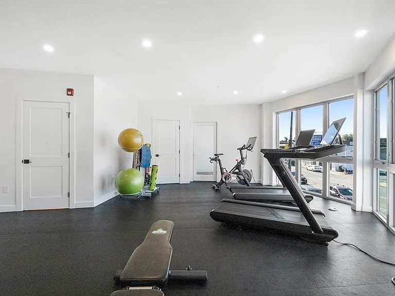 144 Old Colony Ave #405 — Photo 7