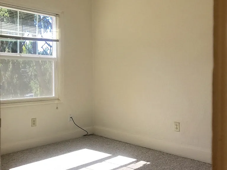 T0108 - Laurelview Apartments — Photo 23
