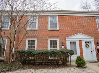 1410 Pebblecreek Dr, Glenview, IL