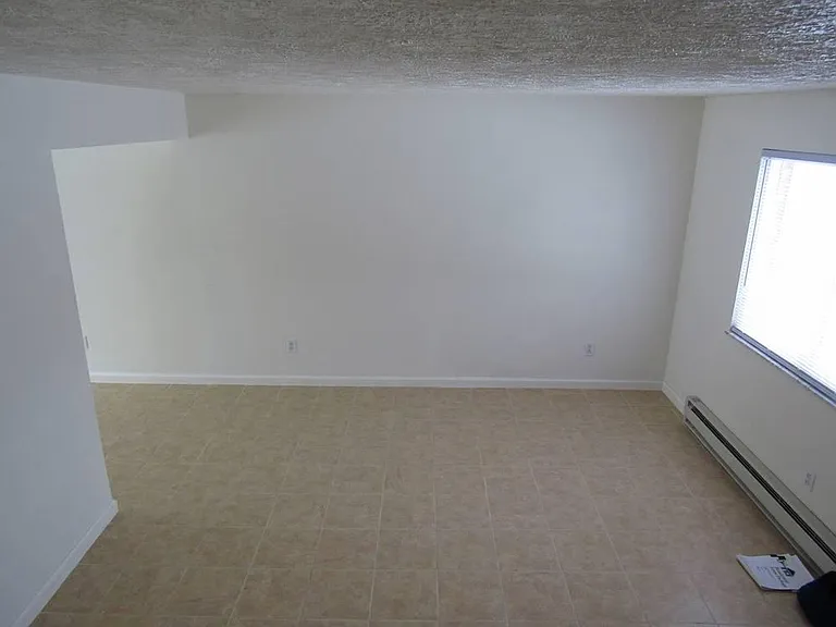 1254 Argonne Dr — Photo 10
