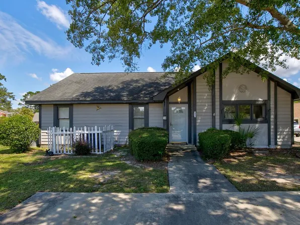 13 Thomas Walter Cir, Santee, SC 29142
