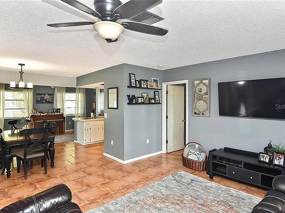 4th image of 273 Dorchester Dr