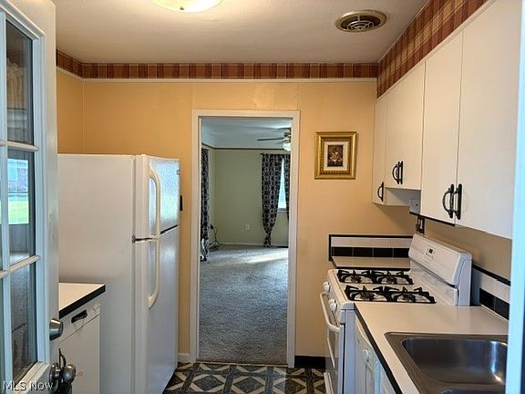 4th image of 272 E 235th St