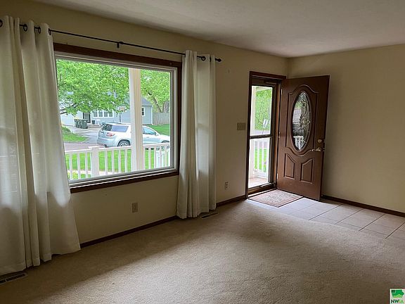 4th image of 3023 S Cornelia St