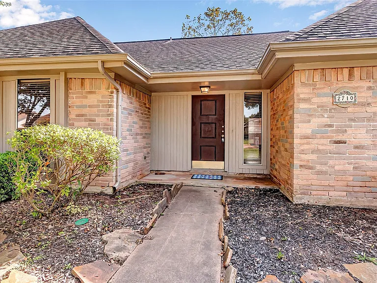 2710 Green Fields Dr — Photo 33