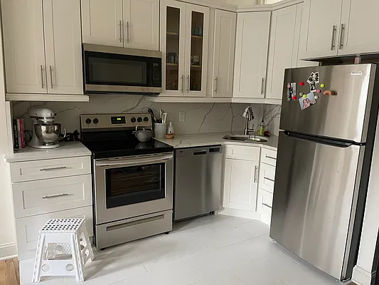 Rented by Compass | media 13