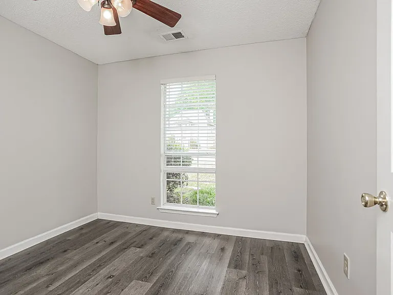 7234 Fox Creek Dr — Photo 13