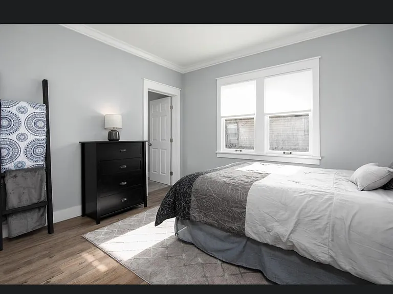 802 N 32nd St — Photo 16