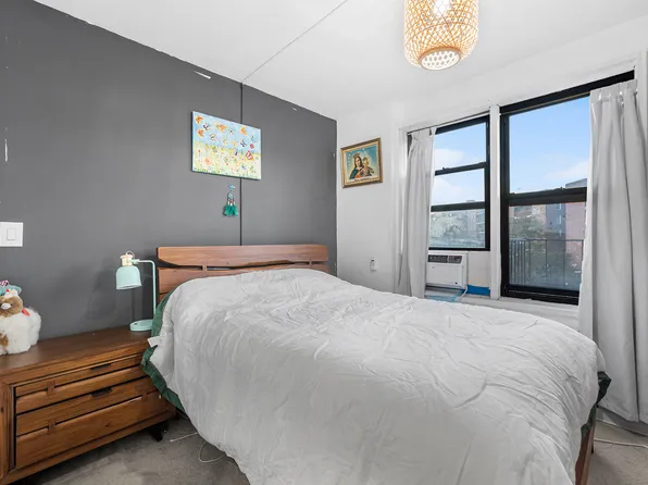 71-11 Yellowstone Boulevard image 7 of 14