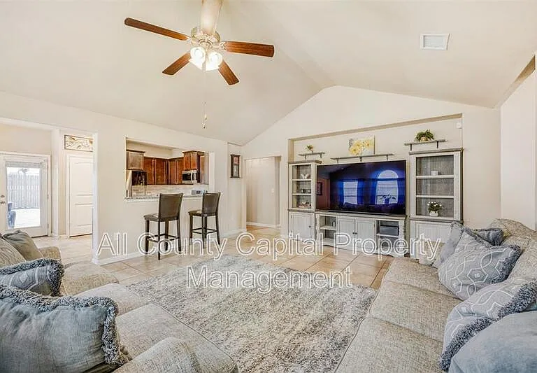 1004 Palo Duro Cv — Photo 6