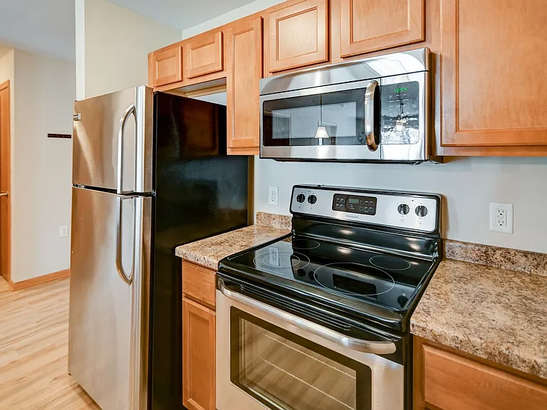Fairhaven Court Apartments — Photo 43