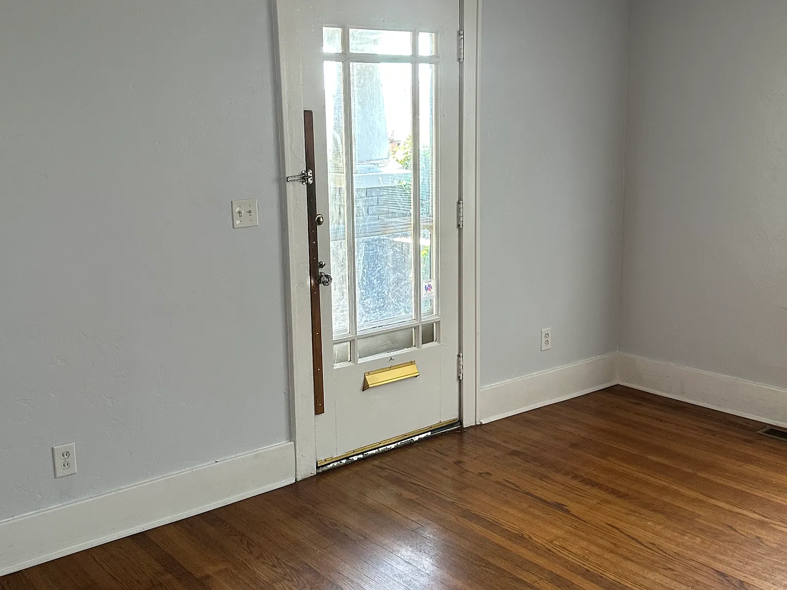 2 bed, 1127 sqft, $1,350 — Photo 2