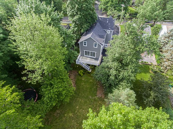 3rd image of 44 Meyersville Rd