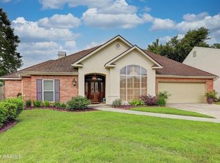 8 Heatherstone Dr, Lafayette, LA 70508