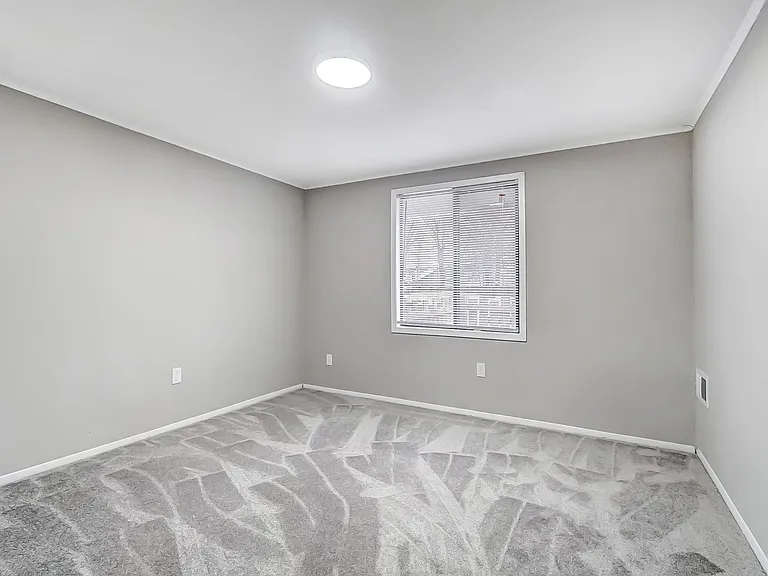 Poplar Ridge Apartments — Photo 12