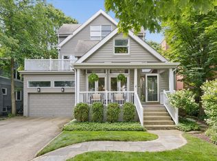 922 Ash St, Winnetka, IL 60093