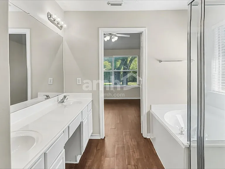 7015 Atasca Creek Dr — Photo 12