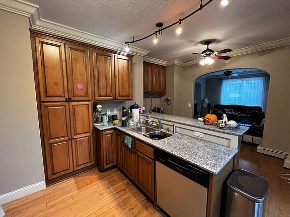 5th image of 1092 18th Ave SE Unit 2