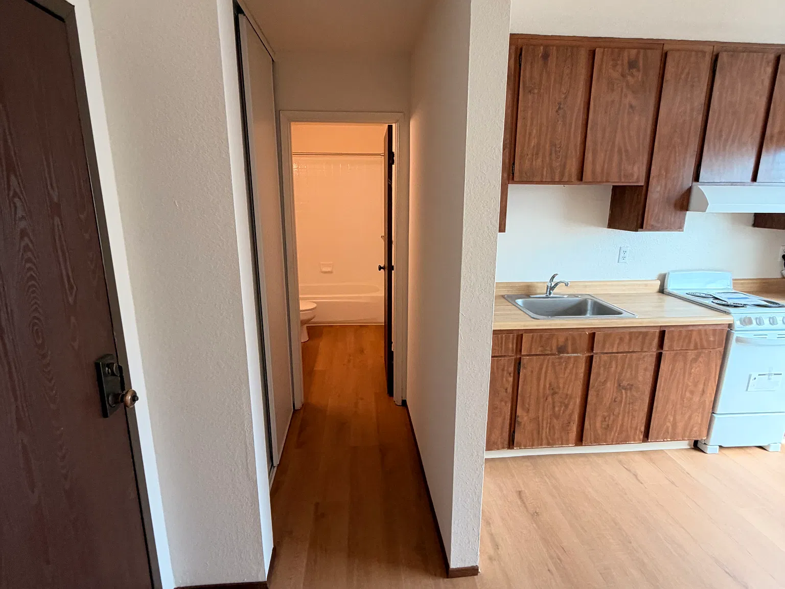 Studio, 600 sqft, $1,900 — Photo 1