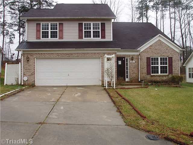 2nd image of 206 Collinswood Ln