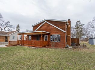 111 Raffel Rd, Woodstock, IL 60098